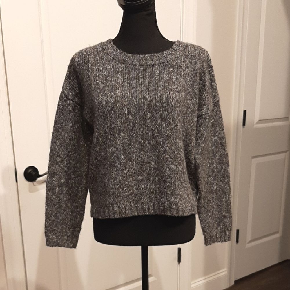 Blu Pepper Gray Cropped Sweater